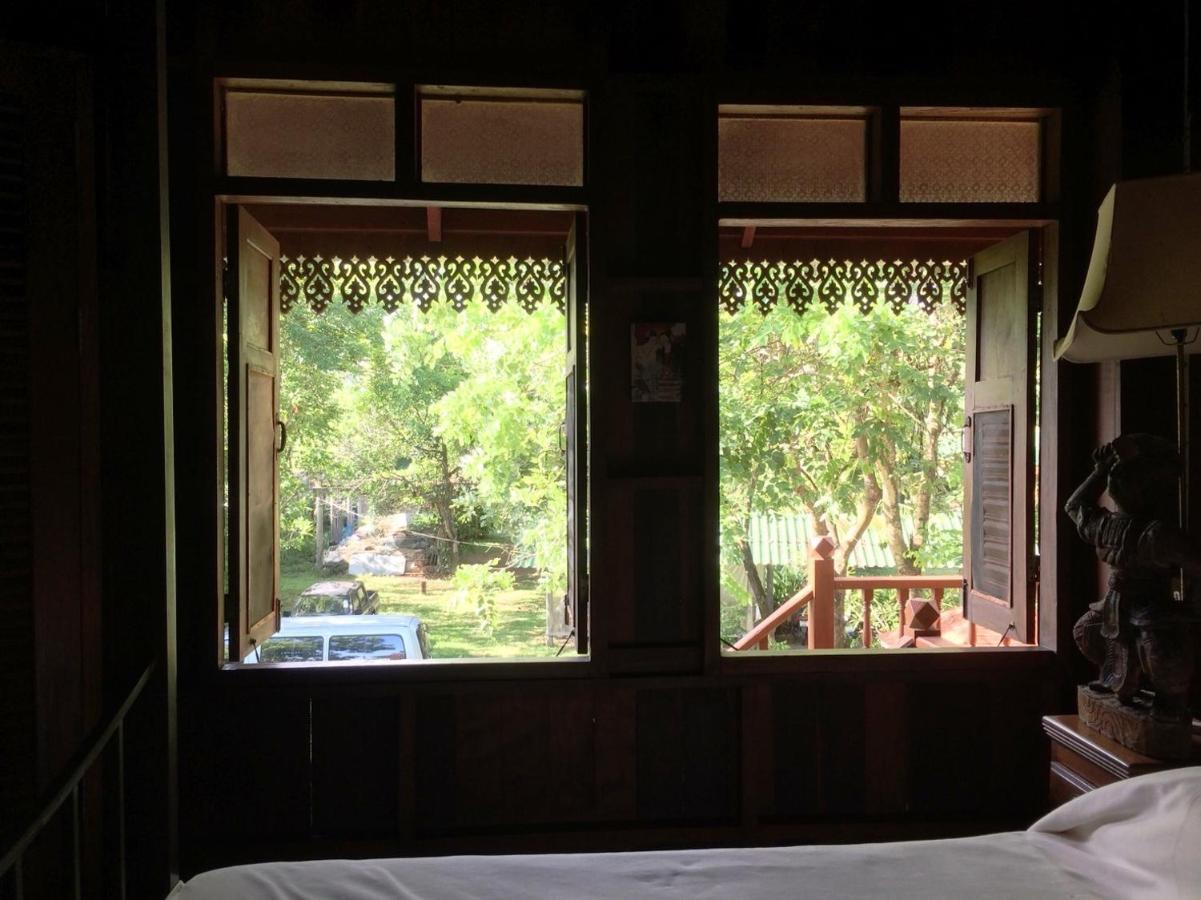 Ruen Thai Rim Haad Клаенг Экстерьер фото