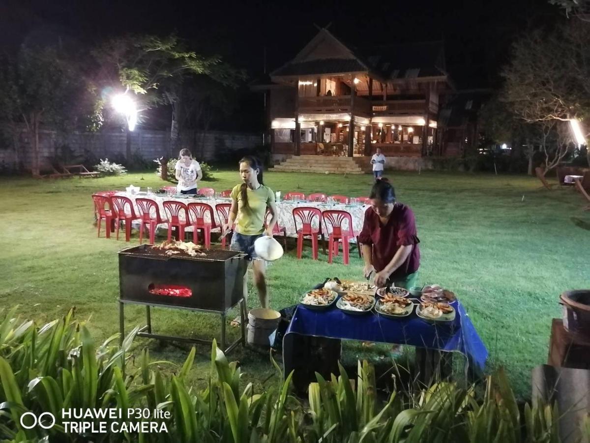 Ruen Thai Rim Haad Клаенг Экстерьер фото