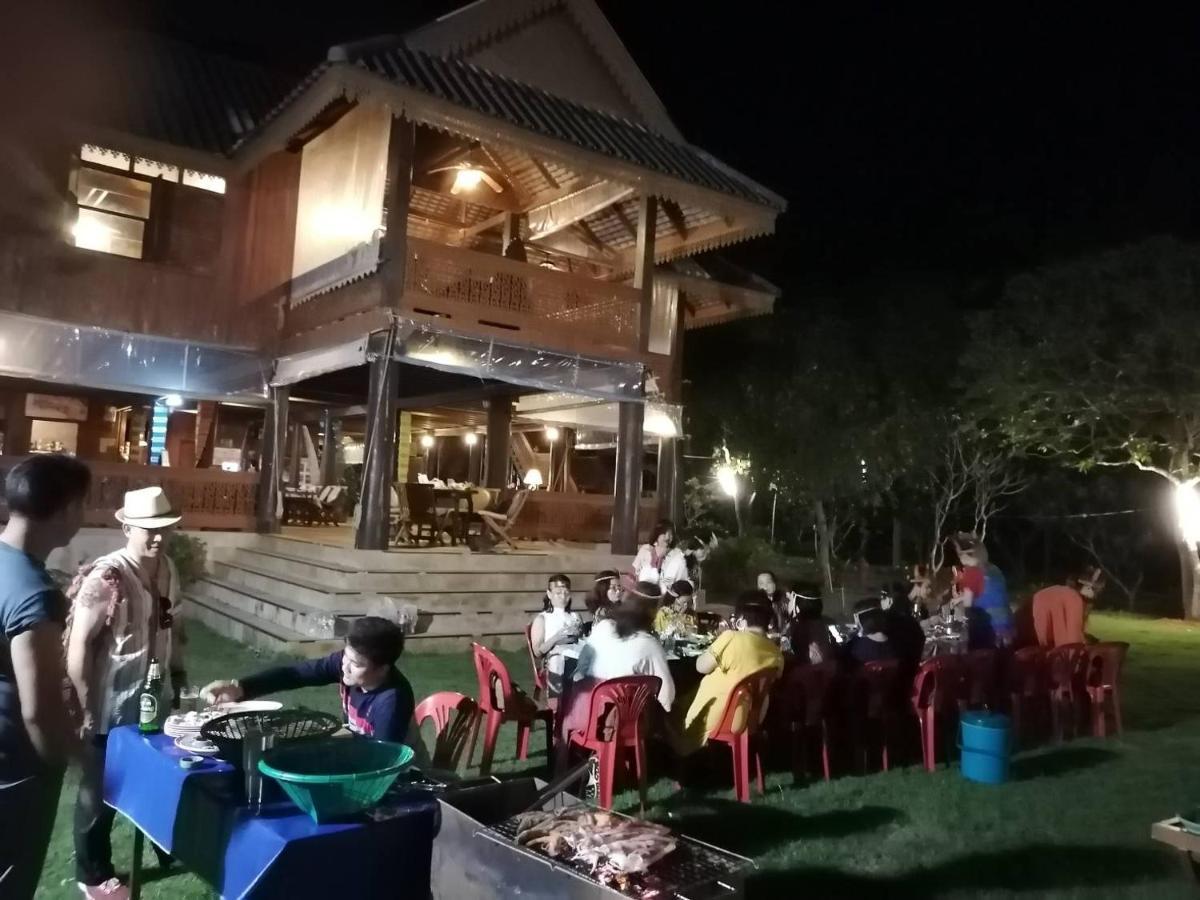 Ruen Thai Rim Haad Клаенг Экстерьер фото